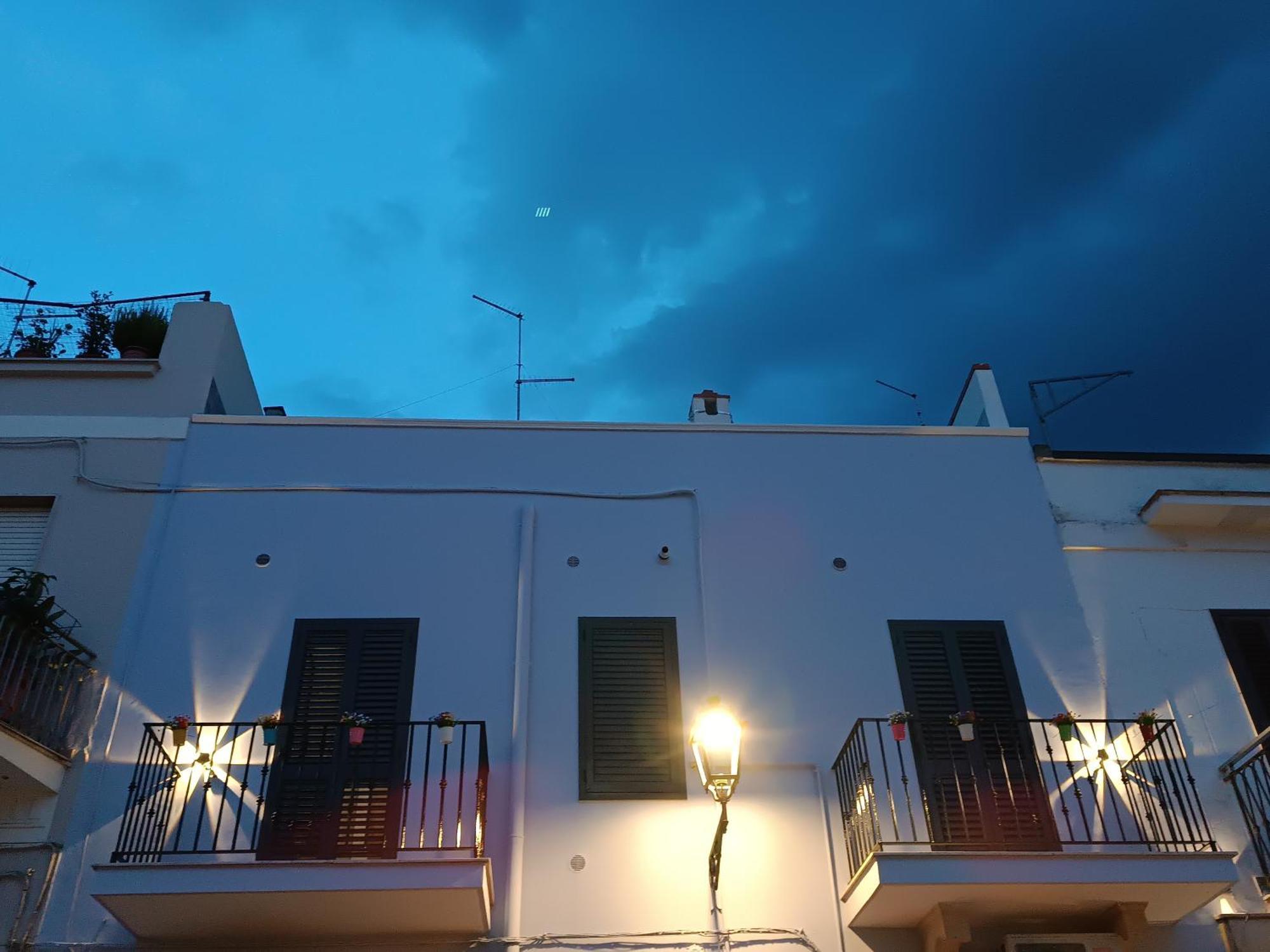 Storm Sonic House Apartment Palo del Colle Luaran gambar