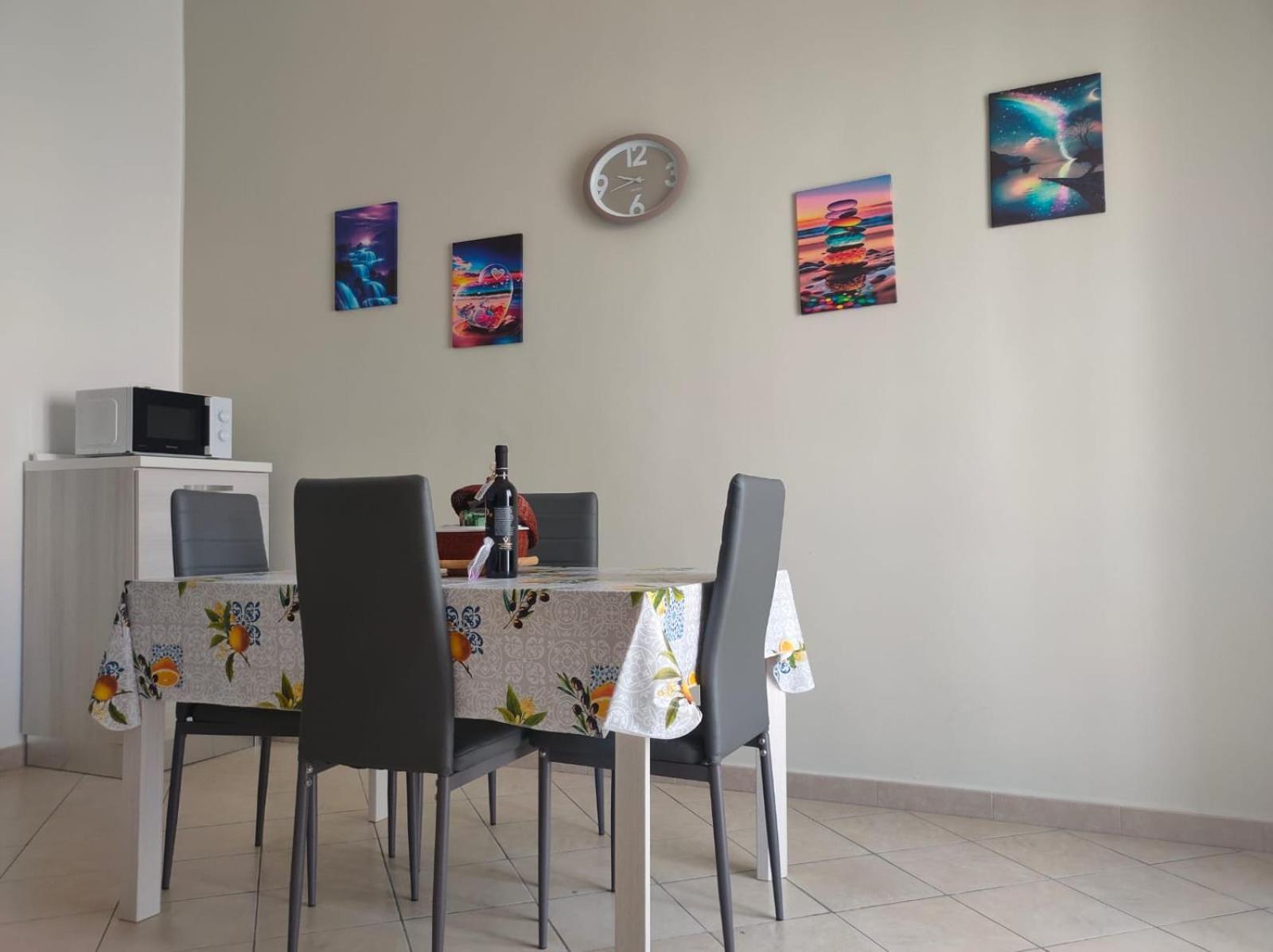 Storm Sonic House Apartment Palo del Colle Luaran gambar